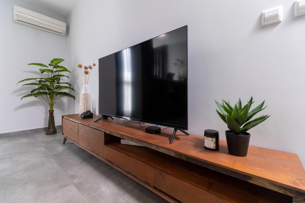 Chic 1Br Apartment With Balcony In Plowdiw Exterior foto